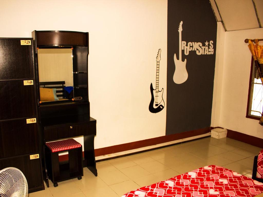 Walkinn Guesthouse 1 Chiang Mai Kamer foto