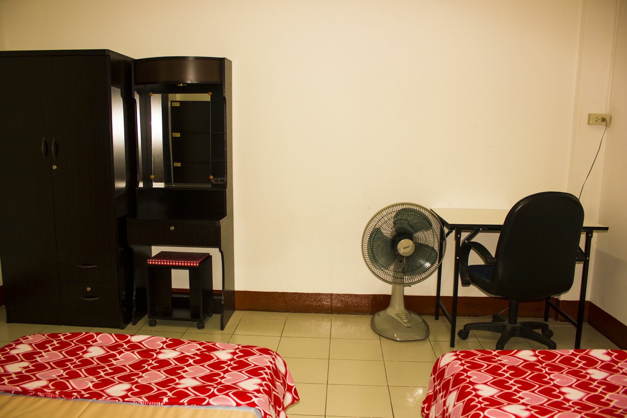 Walkinn Guesthouse 1 Chiang Mai Buitenkant foto